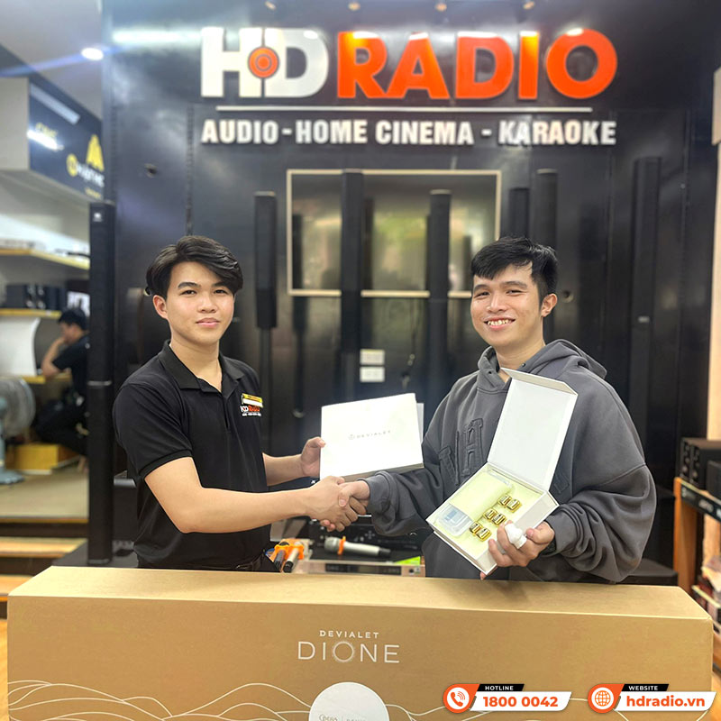 khách hàng mua Loa Soundbar Devialet Dione tại hdradio