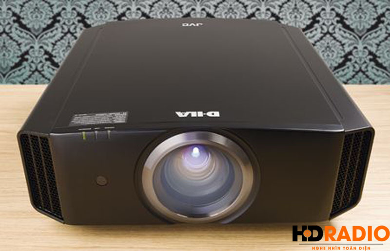 Máy chiếu 4K JVC DLA-X500R Mặt trước máy chiếu 4K JVC DLA-X500R