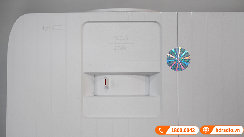 ảnh thực tế máy chiếu Optoma UHD35+ 