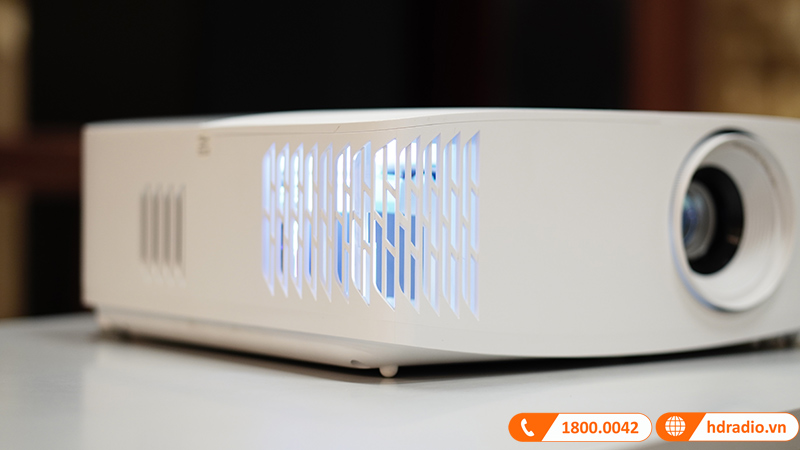 ảnh thực tế máy chiếu Optoma UHD35+ 