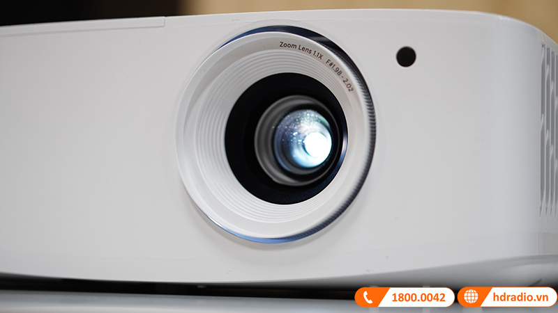 ảnh thực tế máy chiếu Optoma UHD35+ 