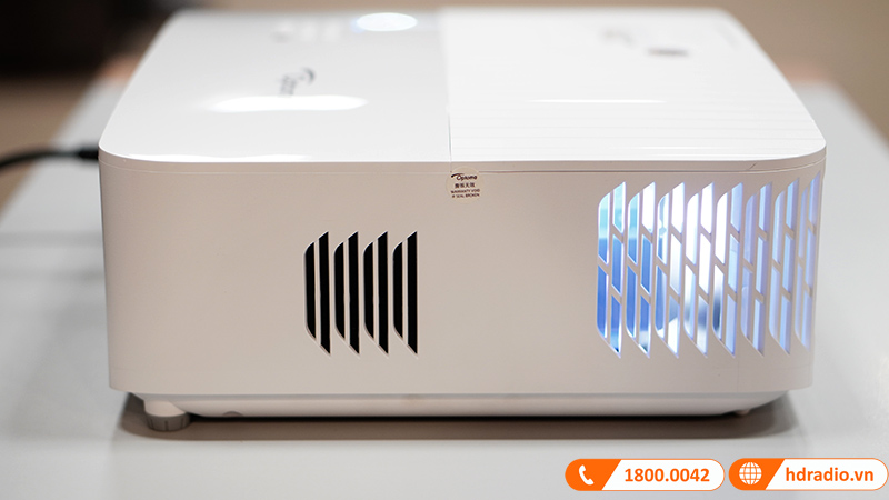 ảnh thực tế máy chiếu Optoma UHD35+ 