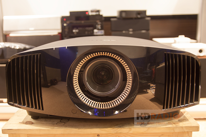 Máy chiếu 4K Sony VPL-VW550ES Máy chiếu 4K Sony VPL-VW550ES