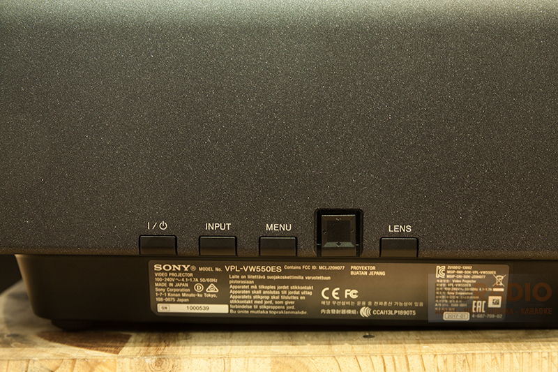 Máy chiếu 4K Sony VPL-VW550ES Máy chiếu 4K Sony VPL-VW550ES