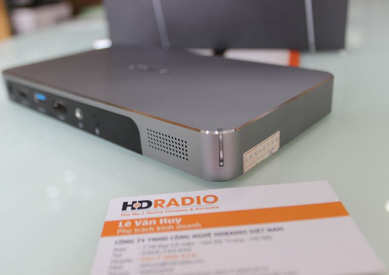 Đèn báo ở góc phải đằng sau Máy Chiếu Mini XGMI Z4 Air