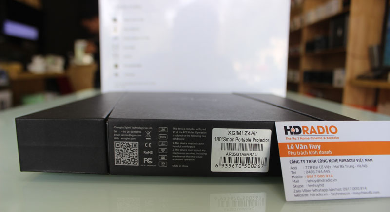 Bên cạnh vỏ hộp Máy Chiếu Mini XGMI Z4 Air