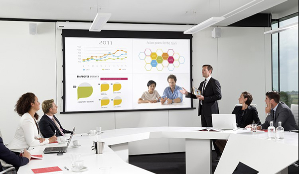 Có nên mua máy chiếu mini