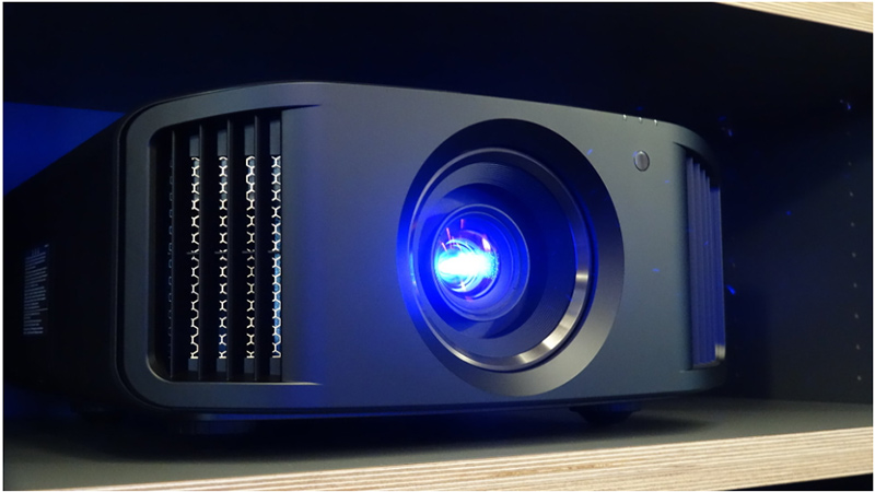 máy chiếu JVC DLA-NZ8 D-ILA