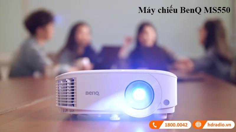 May chieu BenQ MS550