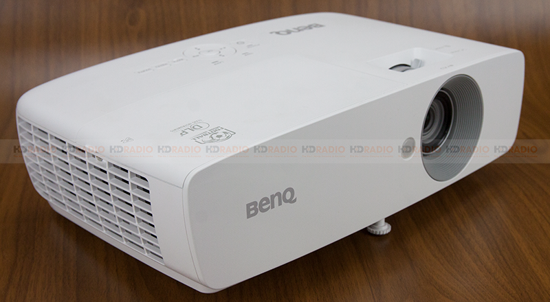 giá máy chiếu BenQ TH683