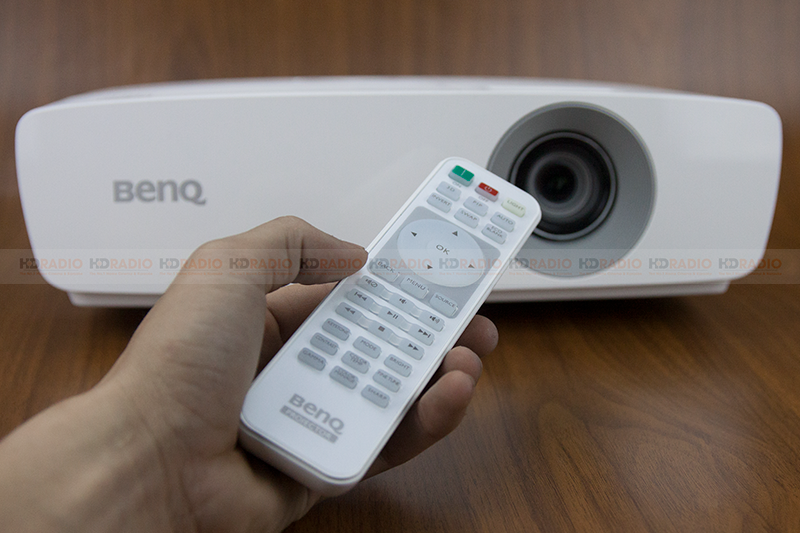 bán máy chiếu BenQ TH683