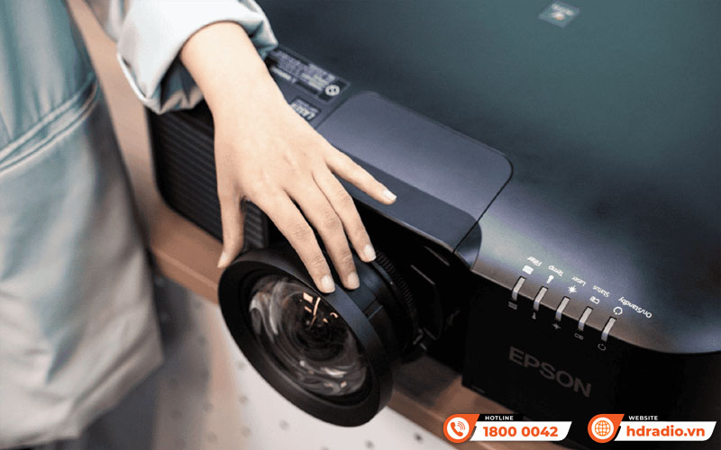 Máy chiếu Epson EB-PU1008B