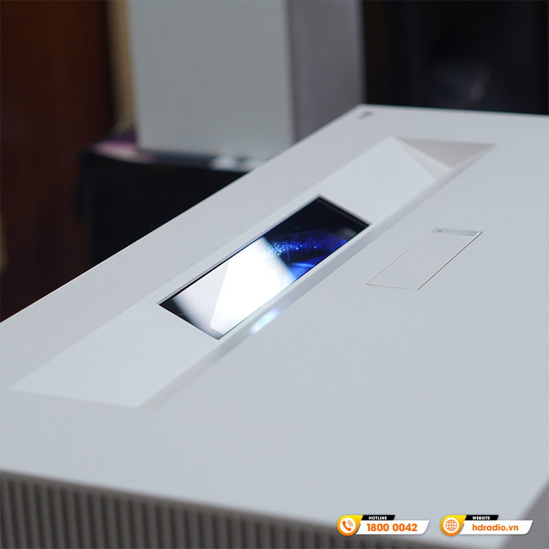 Máy Chiếu 4K Siêu Gần LG HU915QE, 3700 ANSI Lumens, 4K UHD (3840 x 2160) 90-120 inch, HDMI, USB, Wifi, Bluetooth, Airplay 2-12