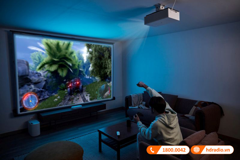 choi game tren may chieu LG HU710PW