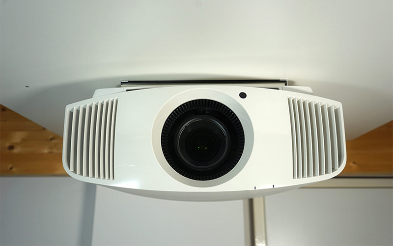 Máy chiếu Sony VPL-VW598ES gắn trần 