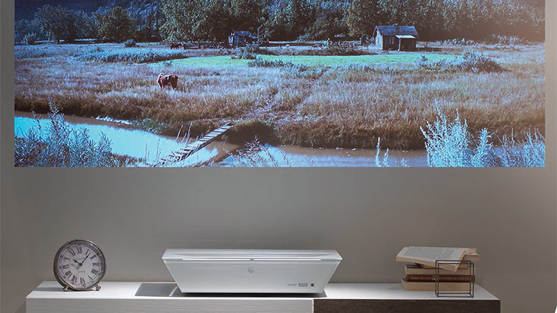 máy chiếu siêu gần 4k sim2 xTV4K