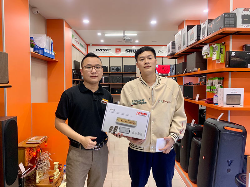 Khách hàng mua Micro Acnos Mi30S tại HDRadio