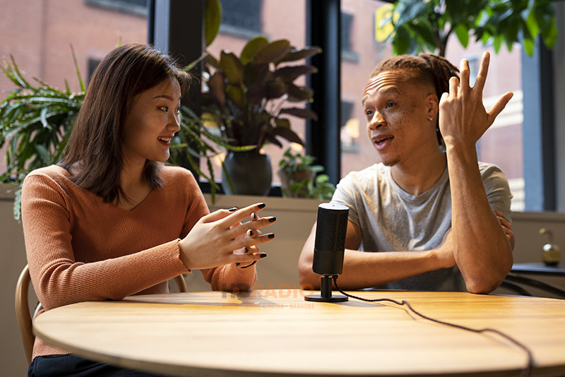 Ứng dụng Micro JBL Quantum Stream