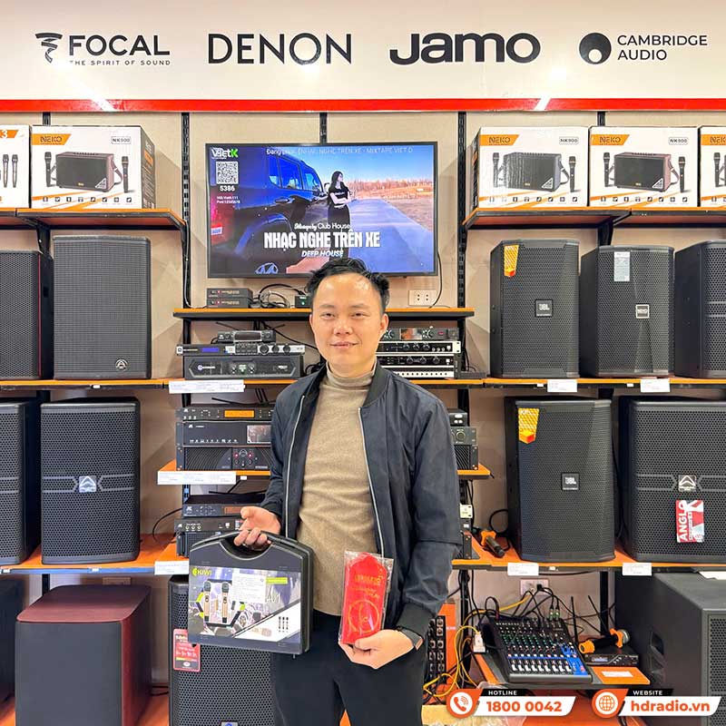 Khách hàng mua micro Kiwi A1 tại HDRadio