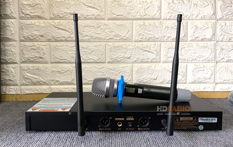Ảnh mặt sau của đầu phát micro VinaKTV S500 Pro.