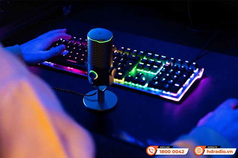 Micro JBL Quantum Stream Studio