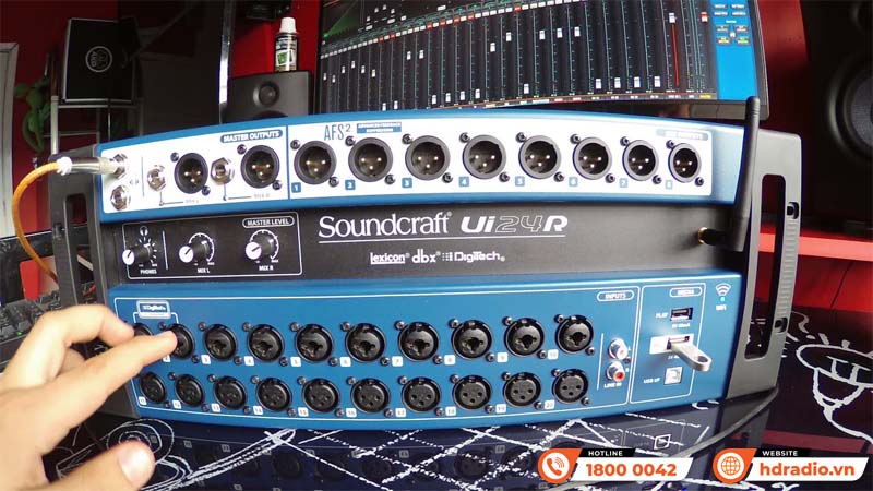 Mixer Kỹ Thuật Số Soundcraft UI24R