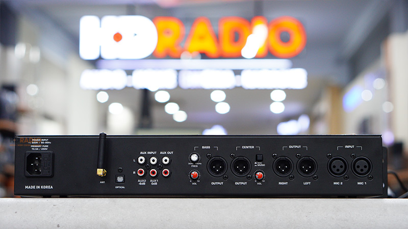 Ảnh mặt sau vang cơ jarguar s850a