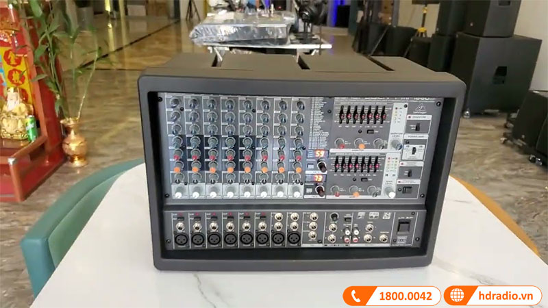 Bàn mixer Behringer PMP1680S
