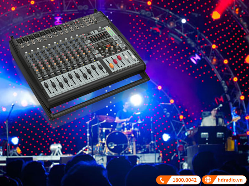 Bàn mixer Behringer PMP4000