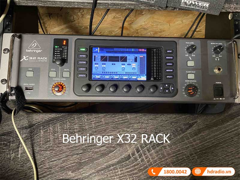 Behringer X32 RACK