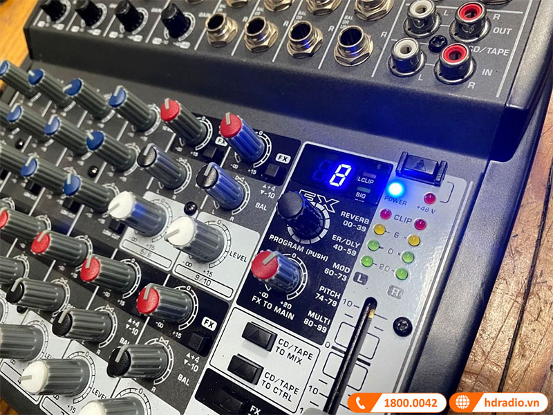 Bộ xử lý hiệu ứng âm thanh nổi 24 bit với 100 cài đặt trước