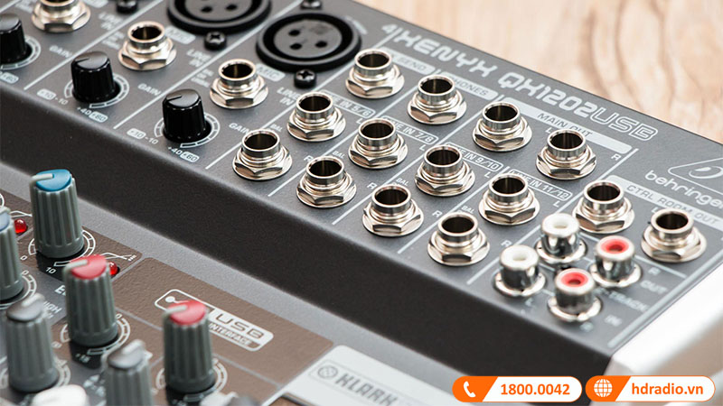 bon bo tien khuech dai mic XENYX