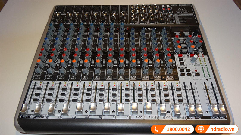 ket noi khong day 2 micro Behringer ULM