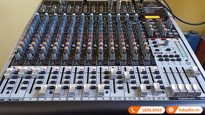 bộ xử lý hiệu ứng Klark Teknik Multi-FX