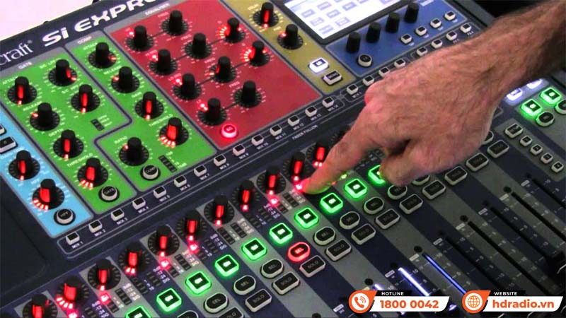 Bàn mixer Soundcraft Si Expression 2