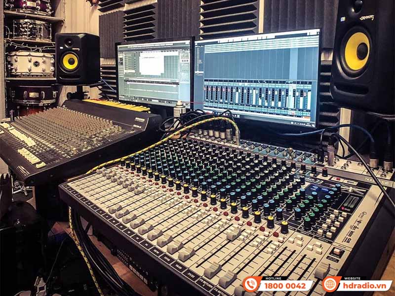 Bàn Mixer Soundcraft Signature 22