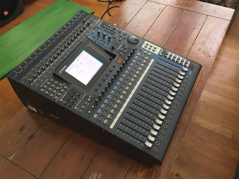 Bàn Mixer Yamaha DM1000VCM