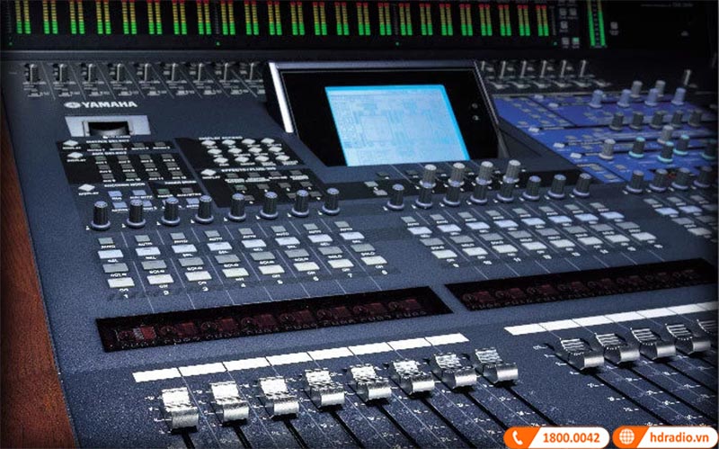 Bàn Mixer Yamaha DM2000VCM