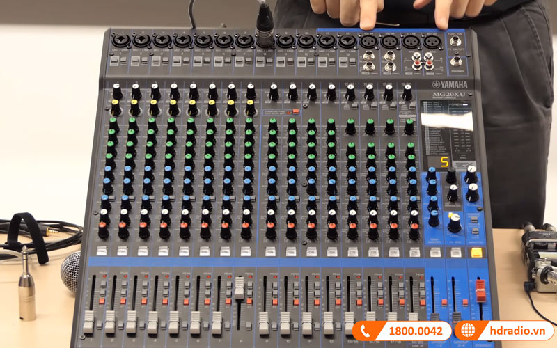 Bàn Mixer Yamaha MG20XU