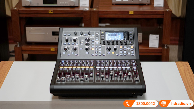 ảnh thực tế bàn mixer Midas M32R Live Bundle