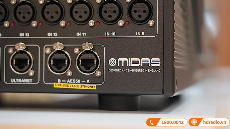 ảnh thực tế bàn mixer Midas M32R Live Bundle