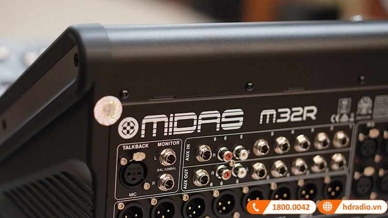 ảnh thực tế bàn mixer Midas M32R Live Bundle