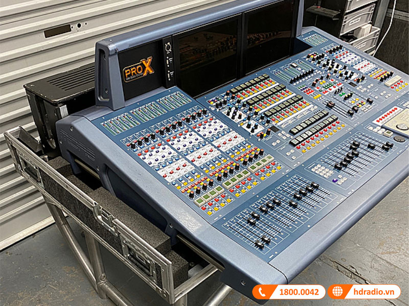 cho phép mở rộng 288 đầu vào và 294 đầu ra ở tốc độ lấy mẫu 96kHz