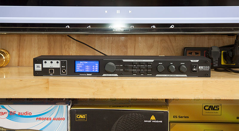 Vang số JBL KX200 tại showroom HDRadio