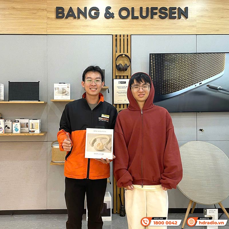 khách hàng mua Tai nghe chụp tai không dây B&O BeoPlay HX chính hãng tại hdradio