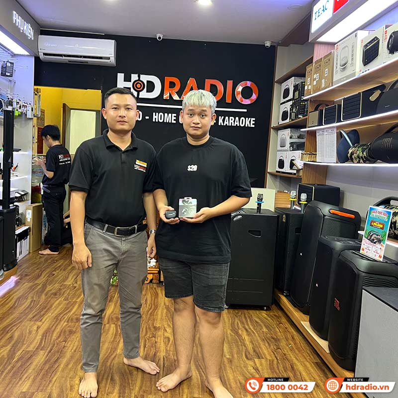 khách hàng mua tai nghe Bose Ultra Open Earbuds 