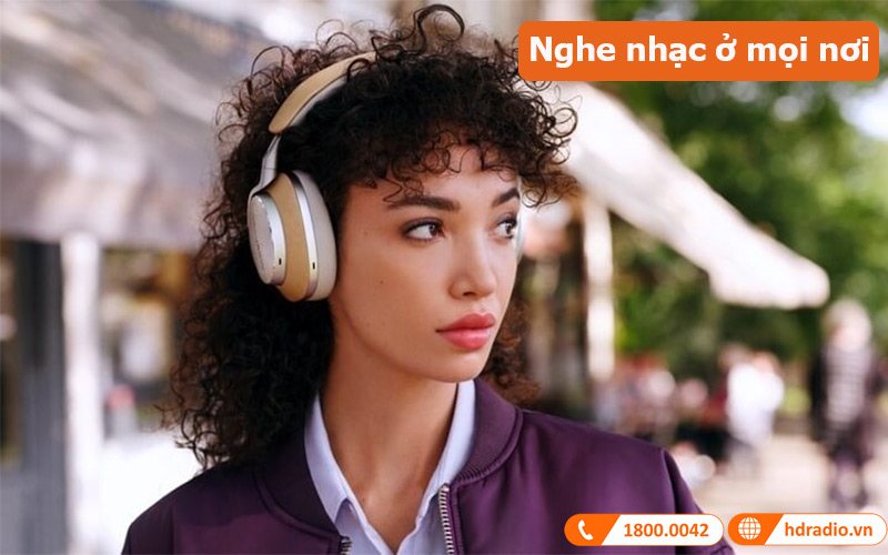 Tai nghe B&W PX8 ứng dụng thực tế 