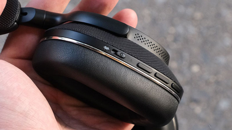 Tai Nghe B&W PX7 Có Nút Bấm Thuận Tiện