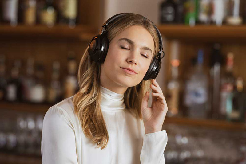 Tai Nghe JBL CLUB 700BT