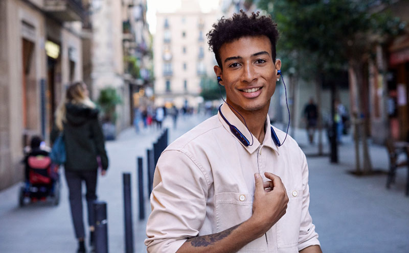 Tai nghe JBL LIVE 220BT